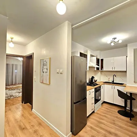 The Solstice Nest - Center Apartment *