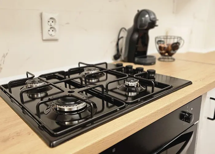 The Solstice Nest - Center